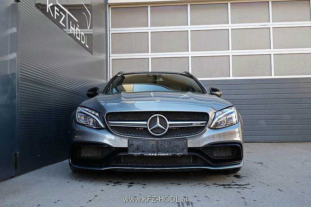 Mercedes-Benz C 63 AMG Aut. Image 3